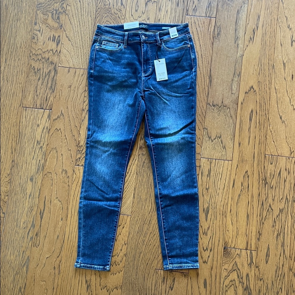 Judy Blue NWT Dark Wash Midrise Skinny Jeans 11/30